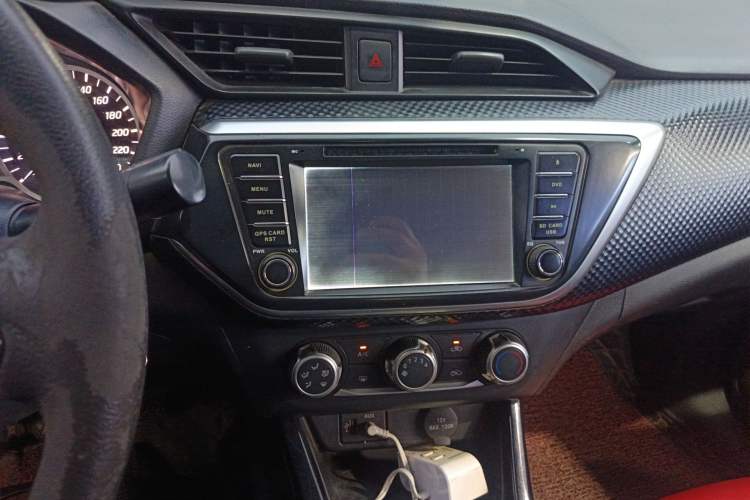 Used Nissan Lannia 2016 1.6L Manual Cool Edition Audio And AC Panel