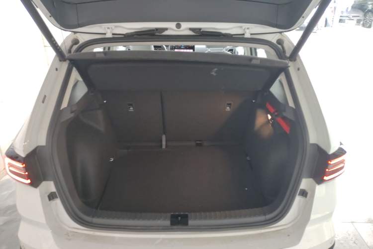 Used Volkswagen Tharu 2024 300TSI Two-Wheel-Drive Moon Luxury Edition