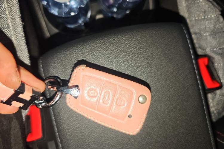 Used Volkswagen Tayron 2020 280TSI Two-Wheel Drive Luxury Connect Edition Vehicle Key