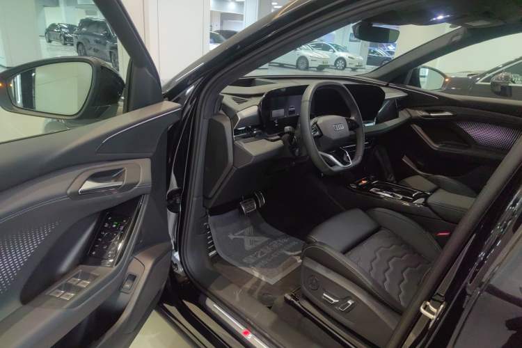 Used Audi Q6L e-tron 2026 First Launch Navigation Edition Driver Seat