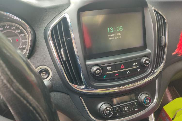 Used Baojun 560 2015 1.8L manual luxury version