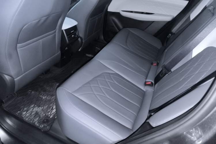 Used Changan UNI-Z New Energy 2024 Blue Whale Smart Electric iDD 125km Beyond Edition
