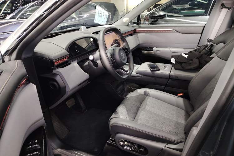 Used Zeekr 7X 2025 100 kWh Long-Range Rear-Wheel Drive with Intelligent Driving Features Driver Seat