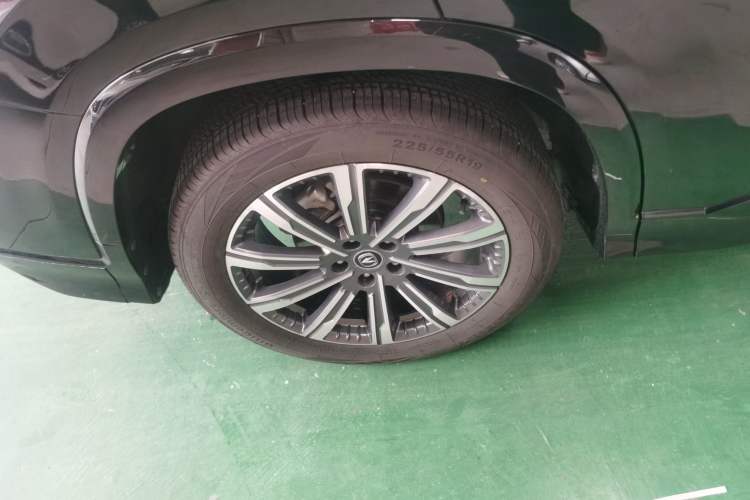 Used CHANGAN CS75 PLUS 2023 3rd Generation 1.5T Automatic Prestige Model Right Rear Wheel Hub