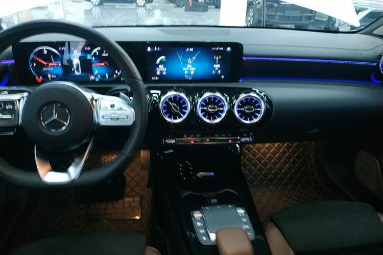 Used Mercedes-Benz A-Class 2021 A 200 L Sport Sedan Fashion Model