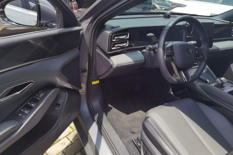 Used BYD Qin L 2024 DM-i 120KM Beyond Model Driver Seat