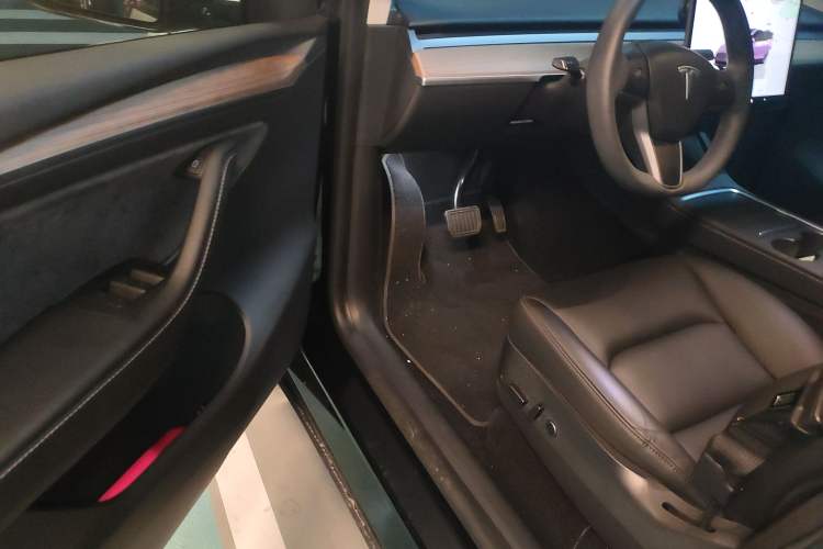 Used Tesla Model Y 2022 Rear-Wheel-Drive Version