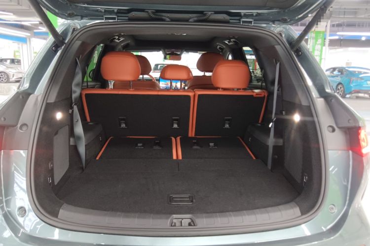 Used BYD Tang L 2025 DM 200KM Four-Wheel Drive LiDAR Flagship Model Trunk