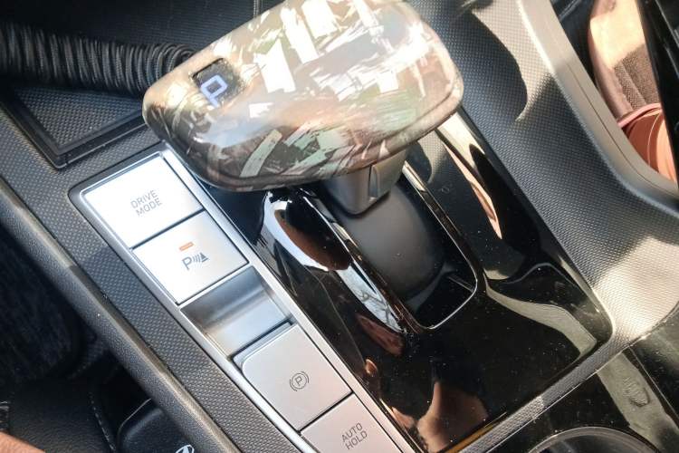 Used Hyundai Elantra 2023 1.5L CVT GLX Elite Edition Gear Lever