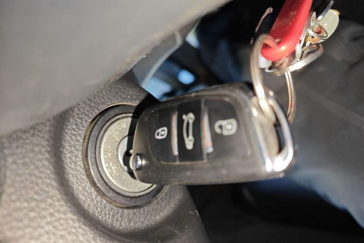 Used Nissan Navara 2017 2.5L Automatic 2WD Luxury Edition QR25
