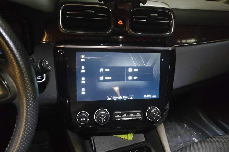 Used Lynk & Co 02 2019 High-Energy Edition 2.0T Automatic Two-Wheel Drive Rugged Version China VI Standard
