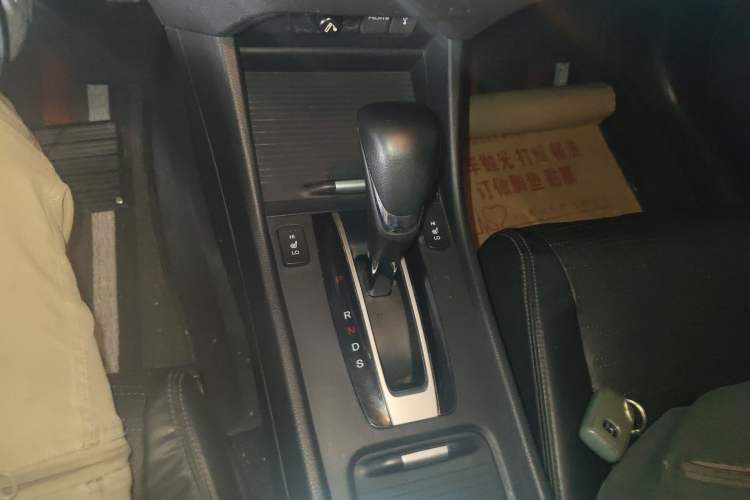 Used Honda Jade 2014 1.8L CVT Luxury Edition 5 seats
