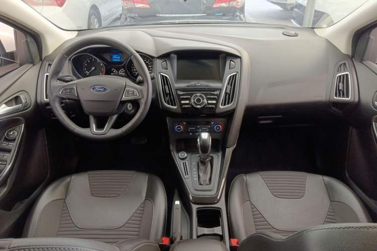 Used Ford Focus 2017 Hatchback 1.6L Automatic Fashion Edition Smart Drive Version
