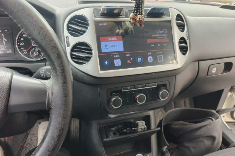 Used Volkswagen Tiguan 2015 1.8TSI Automatic Two-Wheel Drive Trend Edition Audio And AC Panel