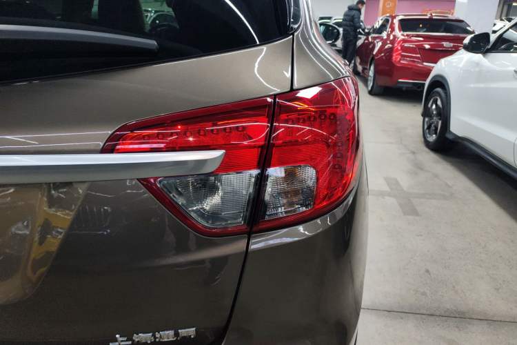 Used Buick Envision 2014 28T All-Wheel-Drive Versatile Sports Flagship Edition