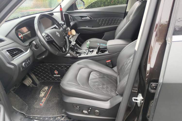 Used BORGWARD BX7 2018 28T Two-Wheel Drive Luxury Version 5 Seats China V Emission Standard
