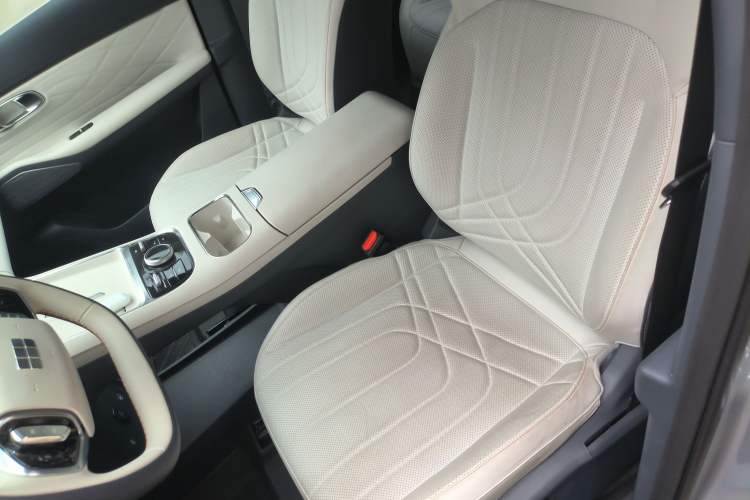 Used Geely Galaxy Xingjian 7 EM-i 2025 120km Exploration+ Version Left Front Seat