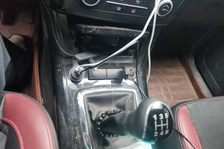 Used HYOSOW S3 2014 1.5L Luxury Version China IV Emission Standard
