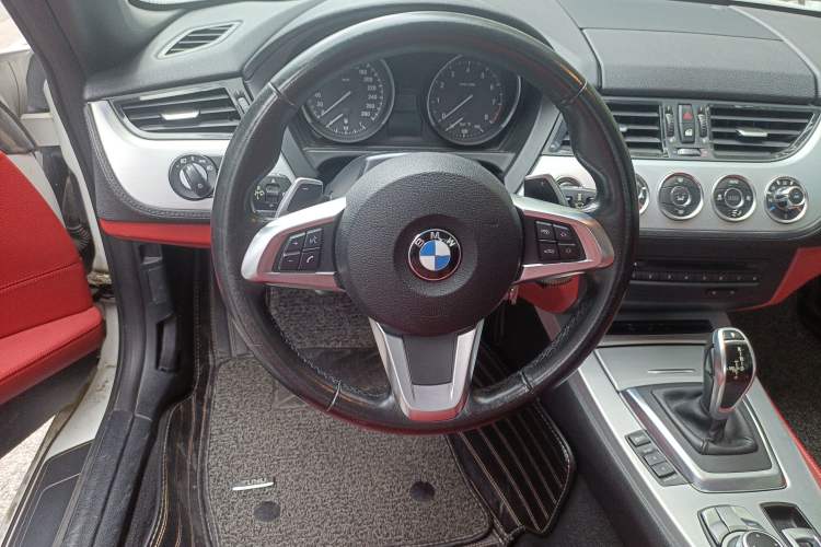 Used BMW Z4 2013 sDrive20i Leading Model
