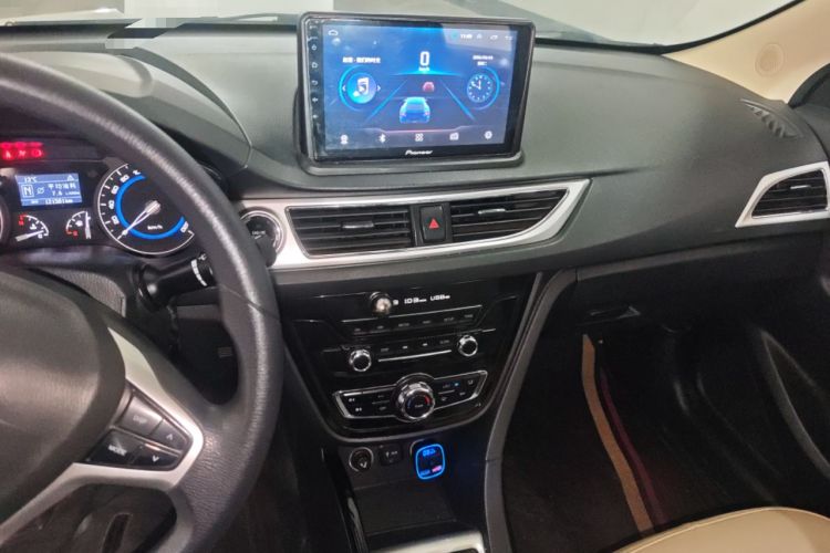 Used CHANGAN Alsvin V7 2015 1.6L Automatic Enjoyment Model China IV Standard
