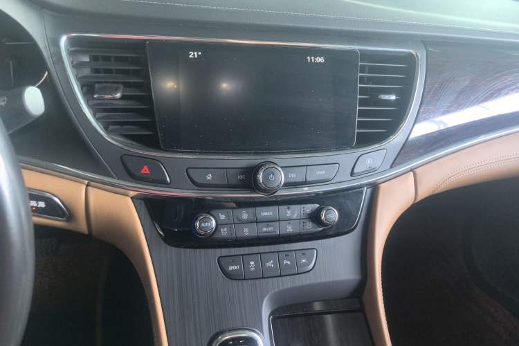 Used Buick LaCrosse 2018 28T Luxury Model