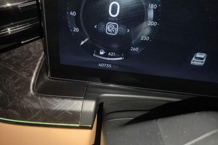 Used Lynk & Co 09 2021 2.0T Halo Six-Seater
