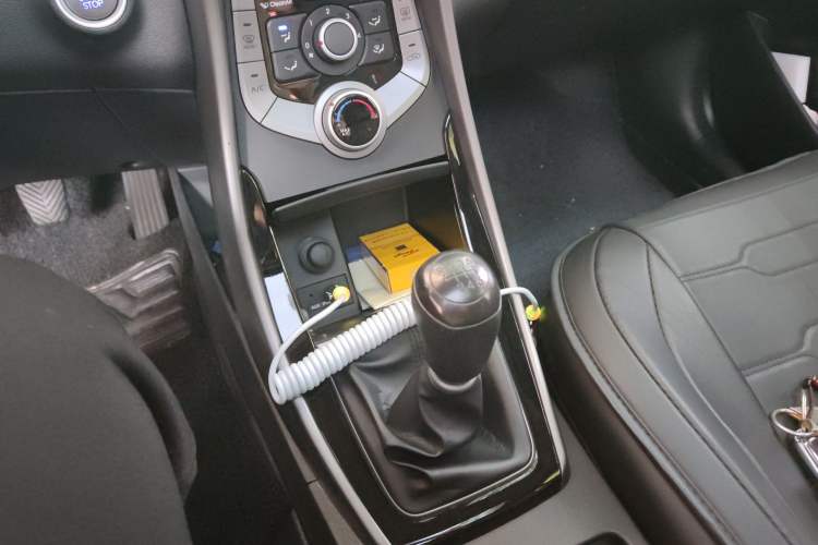 Used Hyundai Elantra (5th Generation / Langdong) 2016 1.6L Manual Luxury Model
