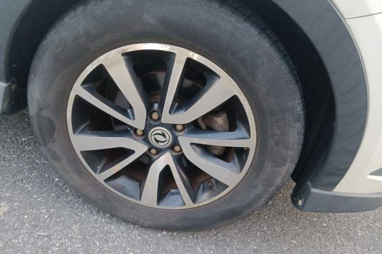 Used Dongfeng Fengon 580 2017 1.5T CVT Luxury Model
