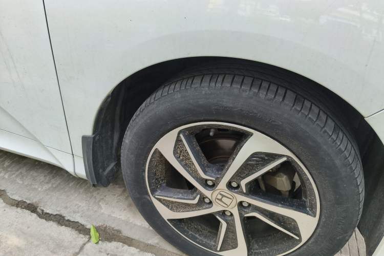 Used Honda Odyssey 2015 Revised 2.4L Luxury Edition Right Front Wheel Hub