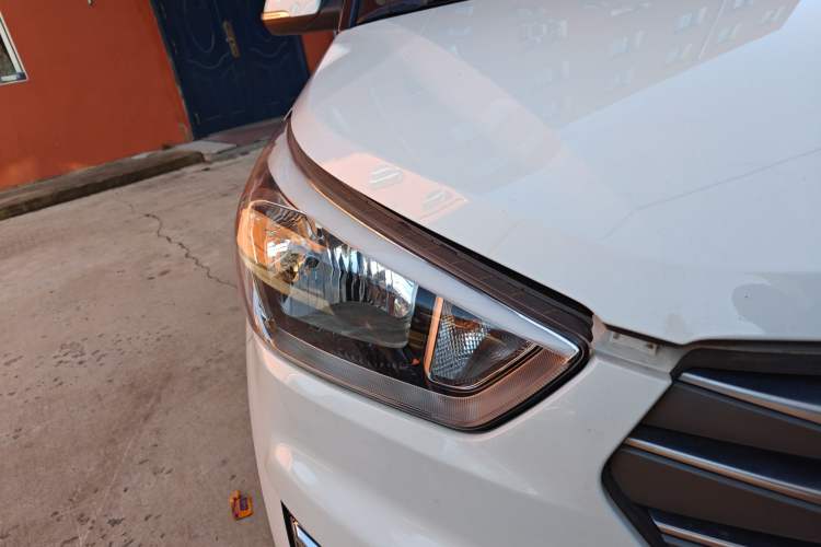 Used Hyundai ix25 2015 1.6L Automatic Two-Wheel Drive Smart GLS Trim Right Front Headlight