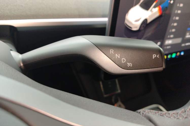 Used Tesla Model Y 2024 Long-Range All-Wheel-Drive Version
