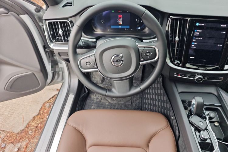 Used Volvo S60 2025 B4 Zhiyi Luxury Edition