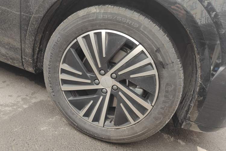 Used Lynk & Co 08 EM-P 2025 120km Long-Range Pro