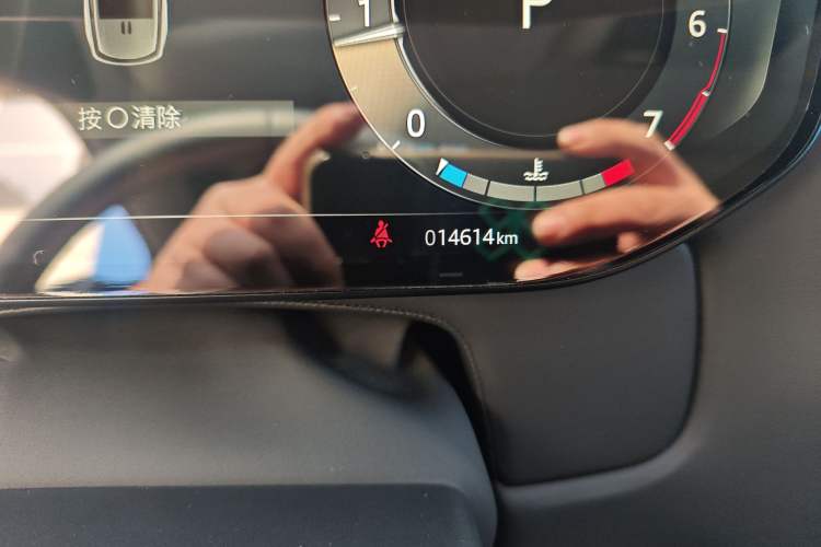 Used Land Rover Range Sport 2024 360 PS S Odometer Close Up