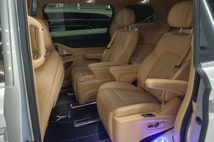 Used VOYAH Dream 2024 PHEV Extended-Range Premium Edition
