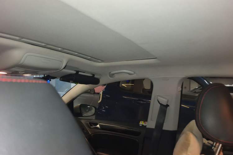 Used Volkswagen Golf 2012 1.4 TSI Automatic Comfort Edition Headliner