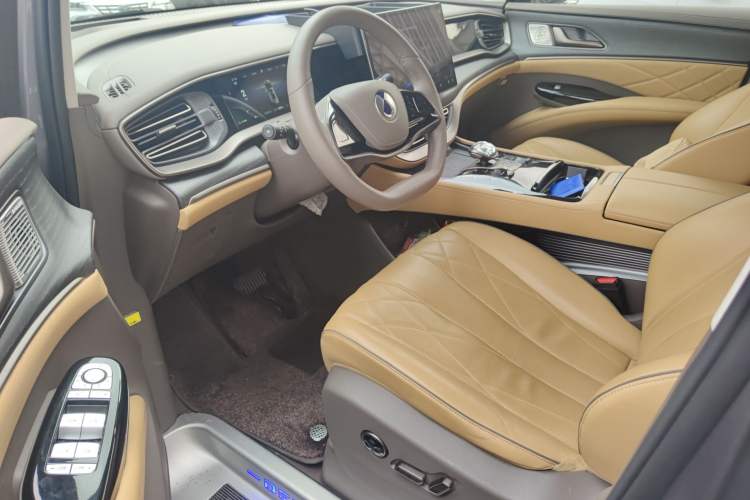 Used Denza D9 2022 DM-i 970 Four-Wheel Drive Prestige Model Driver Seat