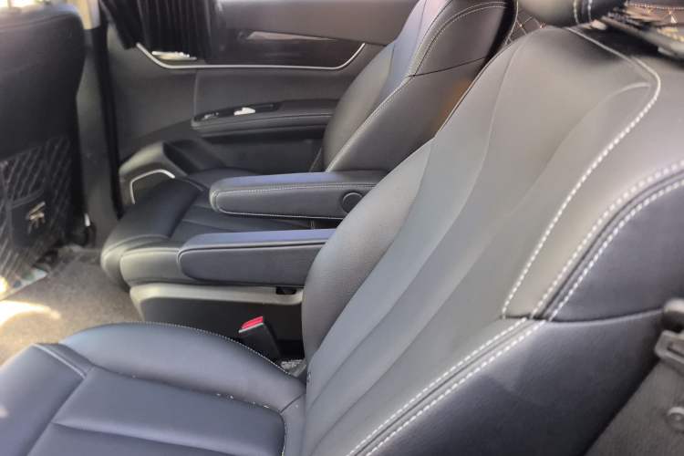 Used BYD Song MAX 2018 1.5T Automatic Smart Connect Luxury 6-Seater Left Rear Seat