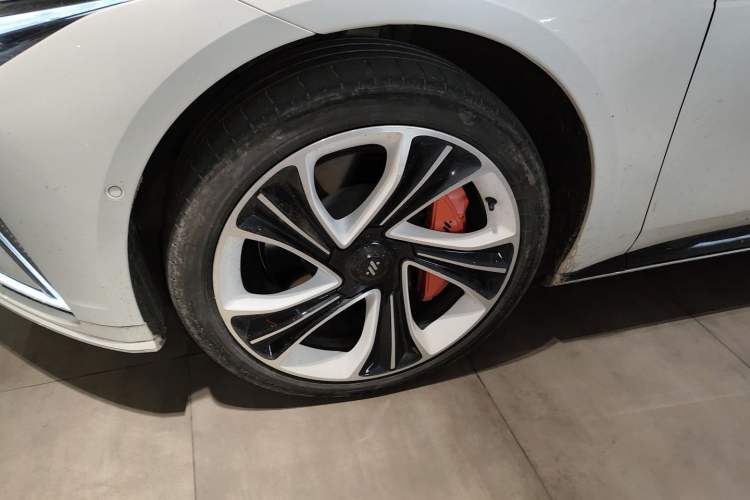 Used IM L7 2022 Pro Model Left Front Wheel Hub