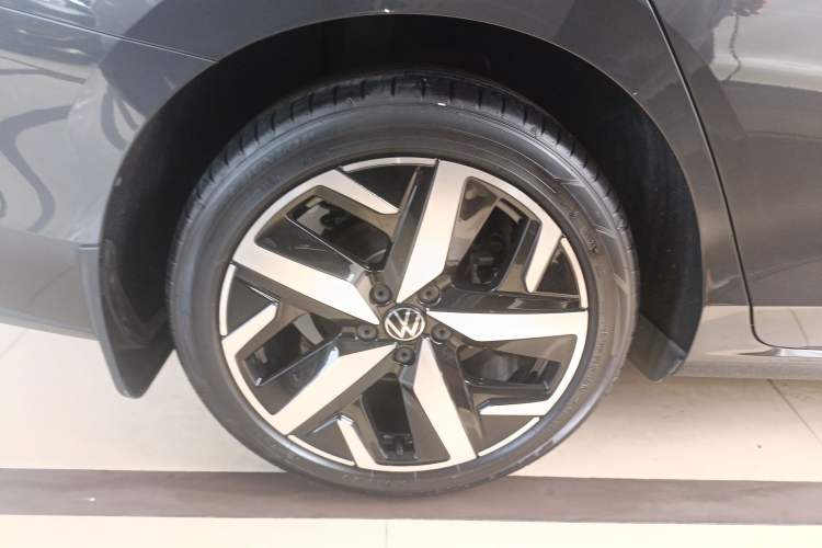 Used Volkswagen Lamando 2024 Lavida L 280TSI DSG Cool & Spicy Edition
