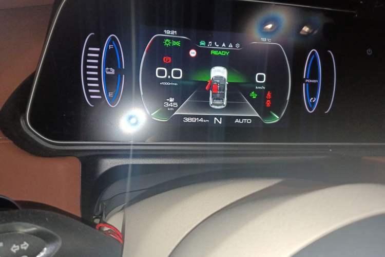 Used ORA Good Cat 2022 Morandi Edition 400km Standard Range Luxury Version Lithium Iron Phosphate Odometer Close Up