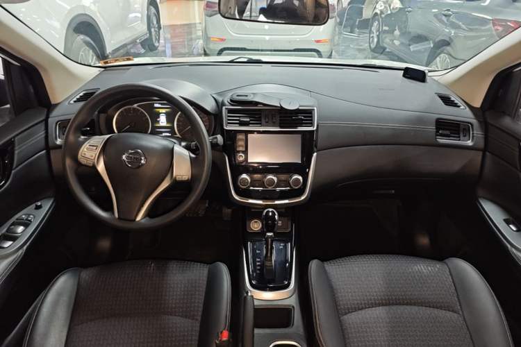 Used Nissan Tiida 2016 1.6L CVT Smart Drive Edition Center Console