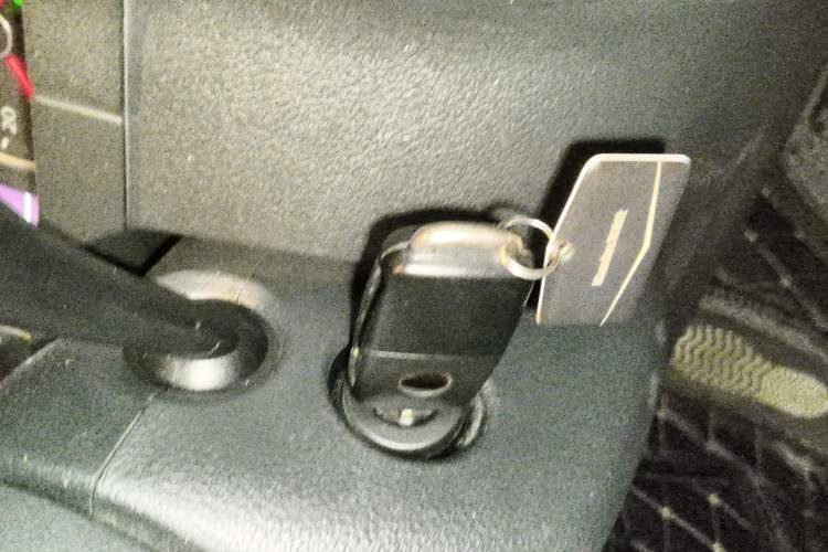 Used Volkswagen Tiguan 2017 300TSI Automatic Two-Wheel Drive Silk Road Comfort Edition Vehicle Key