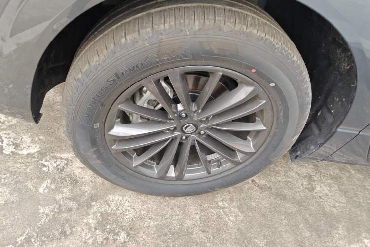 Used Changan UNI-K 2024 2.0T Two-Wheel Drive YueShang Trim
