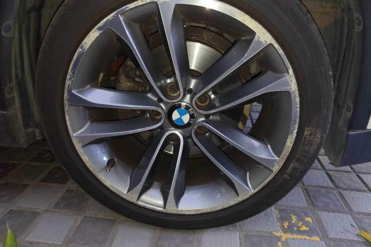 Used BMW X1 2013 sDrive18i Sport Design Package Right Front Wheel Hub