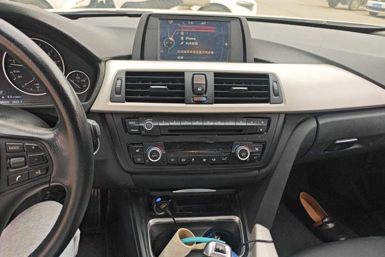 Used BMW 3 Series 2015 320i Fashion Model
