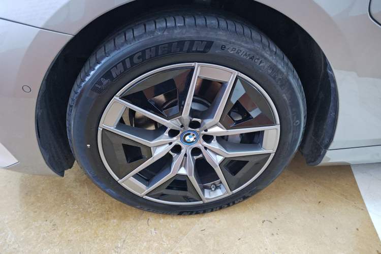 Used BMW i5 2024 eDrive 35L Prestige Luxury Package
