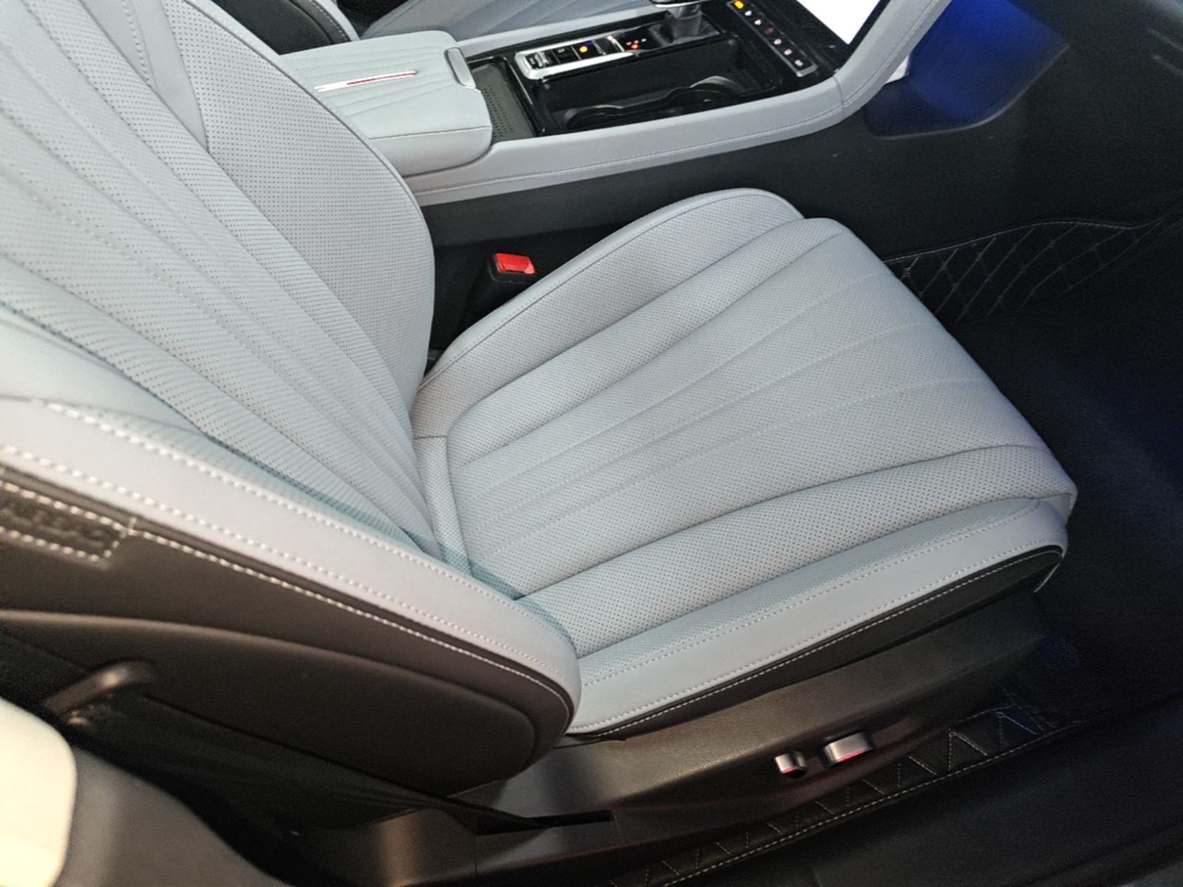 Hongqi H5 PHEV 2025 170 Super Hybrid Version — снимка 19