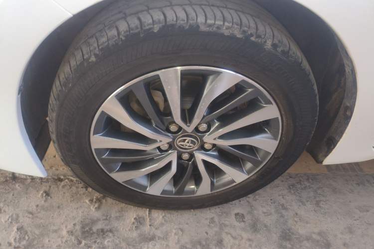 Used Toyota Corolla 2016 Dual-Engine 1.8L E-CVT Elite Edition