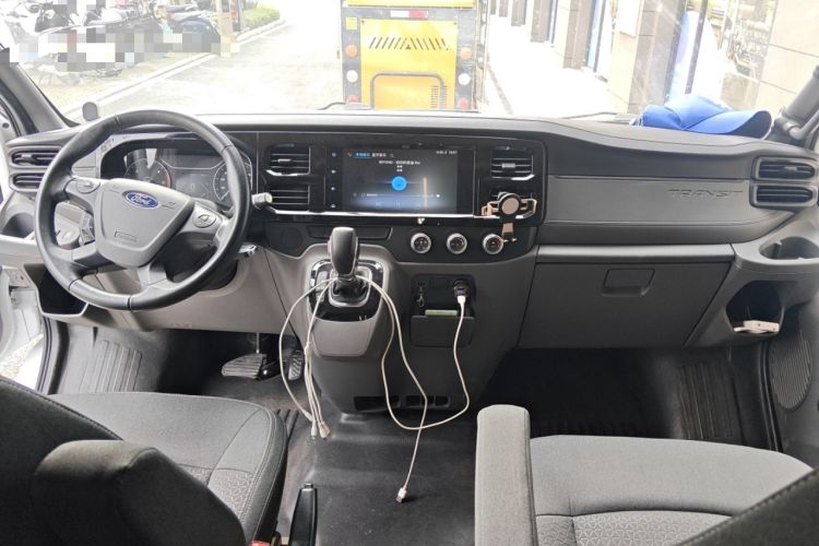 Used Ford Transit Custom 2021 2.2T Automatic Logistics Vehicle Pro Long Wheelbase 7 Seats Mid-Roof China VI Standard
